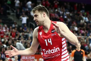 Αναμονή για Βεζένκοφ στον Ολυμπιακό, σιγουριά για Γουίλιαμς-Γκος και «παράθυρο» για Ντόρσεϊ