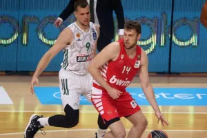 Αποχώρησε υποβασταζόμενος μετά από φάουλ του Μποχωρίδη ο Βεζενκοφ!