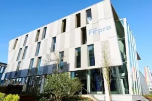 ΠΑ.Σ.Π/Παίζoυν… μπάλα και στην UEFA οι ποδοσφαιριστές