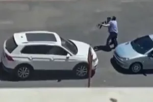 25χρονος σκότωσε μέσα στη μέση του δρόμου την πρώην σύζυγό του και τον πεθερό του
