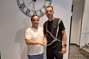Στα 39 του συνεχίζει ο Παπαθανασίου!