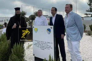 Το... μπαλάκι στον Πρόεδρο
