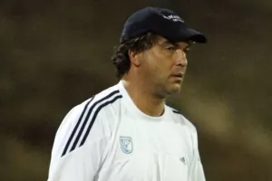 Πέθανε ο Στέφαν Ντεμόλ