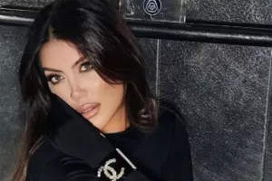 Γουάντα Νάρα/Σε...μπελάδες για ημίγυμνες φωτογραφίες σε ασανσέρ! (ΦΩΤΟΣ)