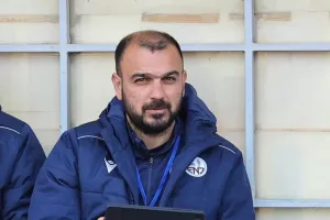 Το... δεξί χέρι ο Λουκάς