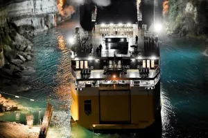 Η διώρυγα της Κορίνθου άνοιξε ξανά μετά από καιρό