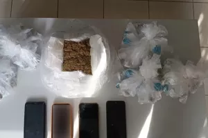 Τέσσερις ανήλικοι διακινούσαν πάνω από μισό κιλό κάνναβης