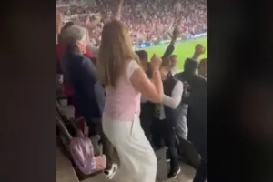 Η Κάρεν Μπρέιντι γιορτάζει για την ευρωπαϊκή κούπα σαν παιδί!