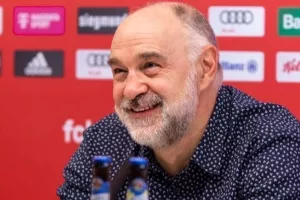 «Πουλήσαμε τη μισή Μάριενπλατς και ένα τέταρτο της Αλιάνζ Αρένα για να τον φέρουμε»