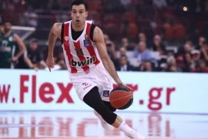 Η ανωτερότητα του Ολυμπιακού περνάει από τα χέρια του Σλούκα