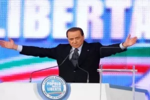 Μπερλουσκόνι: Οι γκάφες και οι ατάκες που έμειναν στην ιστορία 