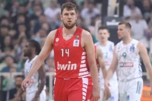 Χωρίς Βεζένκοβ και Παπανικολάου η προπόνηση του Ολυμπιακό