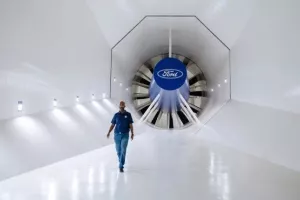 Η εντυπωσιακή αεροδυναμική σήραγγα της Ford (βίντεο)