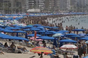 Ο πρώτος καύσωνας του φετινού καλοκαιριού στην Ισπανία – Άγγιξε τους 44 βαθμούς το θερμόμετρο