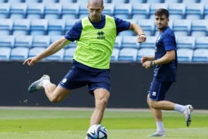 (ΦΩΤΟΣ) Η προπόνηση της Εθνικής μας στο Ullevaal Stadion