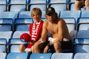 Ημιγυμνος στο Ullevaal Stadion!