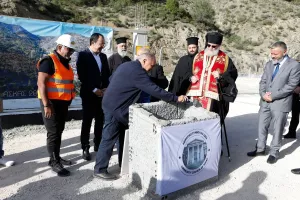 Στην κατάθεση του θεμέλιου λίθου από τον ΠτΔ στον Ασκά ο Μιχαηλίδης 