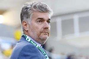 Τοποθετείται ο Παπασταύρου... 
