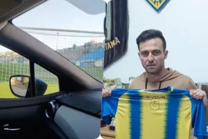 Πάρκαρε και πόζαρε με τη γαλαζοκίτρινη! (βίντεο)