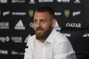 Συζητάει με Ντε Ρόσι για να αναλάβει την τεχνική ηγεσία