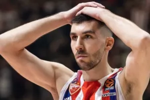 Ερυθρός Αστέρας: Στην πόρτα της εξόδου Ντόμπριτς και Μίτροβιτς