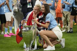 Ο Χάλαντ πανηγύρισε την κατάκτηση του Champions League μαζί με την κοπέλα του