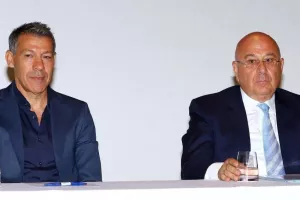 "Τα έκανε μπίλιες..."!