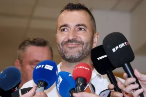 Ο Ντιέγκο Μαρτίνεθ στην Αθήνα για τον Ολυμπιακό: "Ευγνώμων για τη νέα πρόκληση της καριέρας μου"