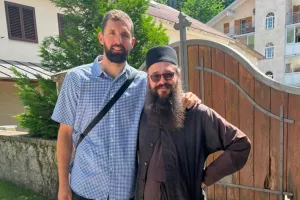 Παπάς από το Μαυροβούνιο «ψήνει» τον Μίροτιτς να υπογράψει στον Ερυθρό Αστέρα
