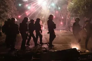 Τρίτη νύχτα ταραχών στη Γαλλία