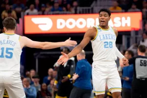 Γίνονται restricted free agents Ριβς και Χατσιμούρα