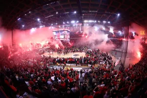 Ο Παναγιώτης Αγγελόπουλος ανακοίνωσε ότι ο Ολυμπιακός παίρνει το Στάδιο Ειρήνης και Φιλίας