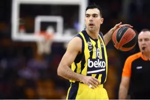 Αποκάλυψη οπαδικής σελίδας της Φενέρ για Σλούκα: «Είναι ο πρώτος στόχος»