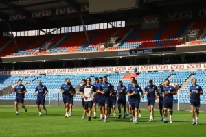 (ΦΩΤΟΣ) Η προπόνηση της Εθνικής μας στο Ullevaal Stadion