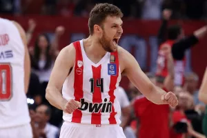 Με Βεζένκοβ ο Ολυμπιακός στο Game 3 των τελικών