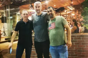 Φιλανθρωπικό παιχνίδι - Πρώτες αφίξεις και δείπνο (Φώτος)