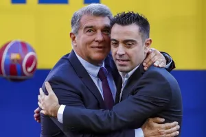 Ο Τσάβι ζήτησε αύξηση για τους συνεργάτες του και έφαγε άκυρο από τη διοίκηση