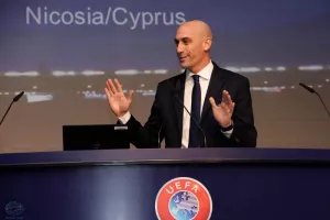 Ο Λουίς Ρουμπιάλες έρχεται στην Κύπρο για τη Γ.Σ της ΚΟΠ