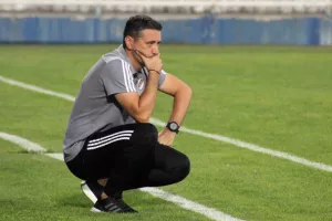 Με το... δεξί ο Κέρκεζ