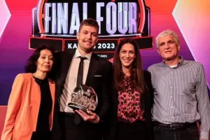 Τα συγχαρητήρια ανήκουν σε ολόκληρη την οικογένεια Βεζένκοβ!