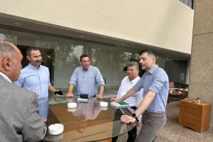 Πηγαδάκια, κουβεντούλες, φαγητό... (φώτος)