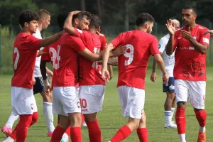 Φιλική… τριάρα η Καμπάλα