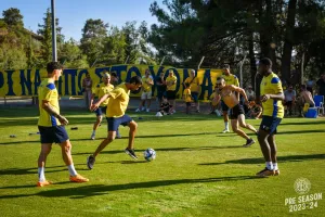 (Φωτορεπορτάζ) Ο "χαμός" στο "γαλαζοκίτρινο" Πελένδρι!