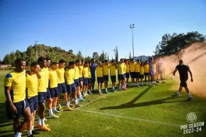 (Φωτορεπορτάζ) Ο "χαμός" στο "γαλαζοκίτρινο" Πελένδρι!