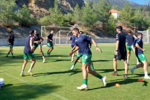 ΑΕΖ-Δόξα: Φιλική... μοιρασιά στο 90΄
