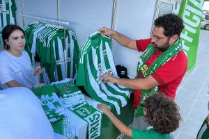 Από νωρίς στο "Fanzone" οι φίλοι του Άρη (φώτος)