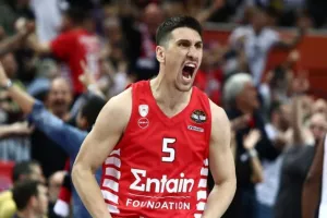 Ολυμπιακός: Ανακοινώνει σήμερα την επέκταση του Λαρεντζάκη