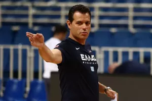 «Kόπηκαν» τέσσερις από την Εθνική Ελλάδος