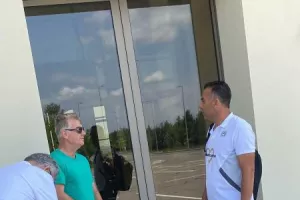 Κοντά/Ομόνοια