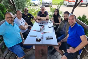Γεύμα... στους εκπροσώπους των ΜΜΕ
